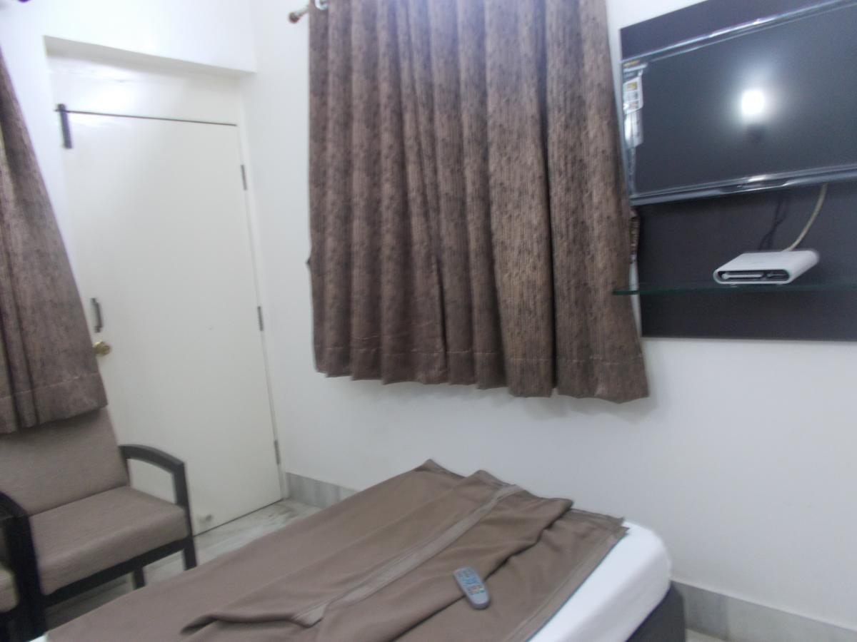 Modern Hotel Bangalore Eksteriør billede