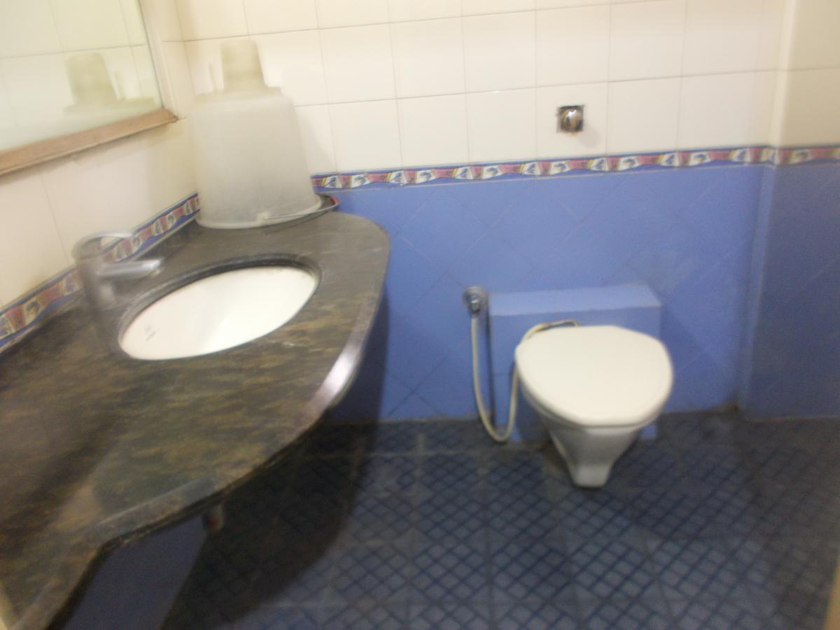 Modern Hotel Bangalore Eksteriør billede