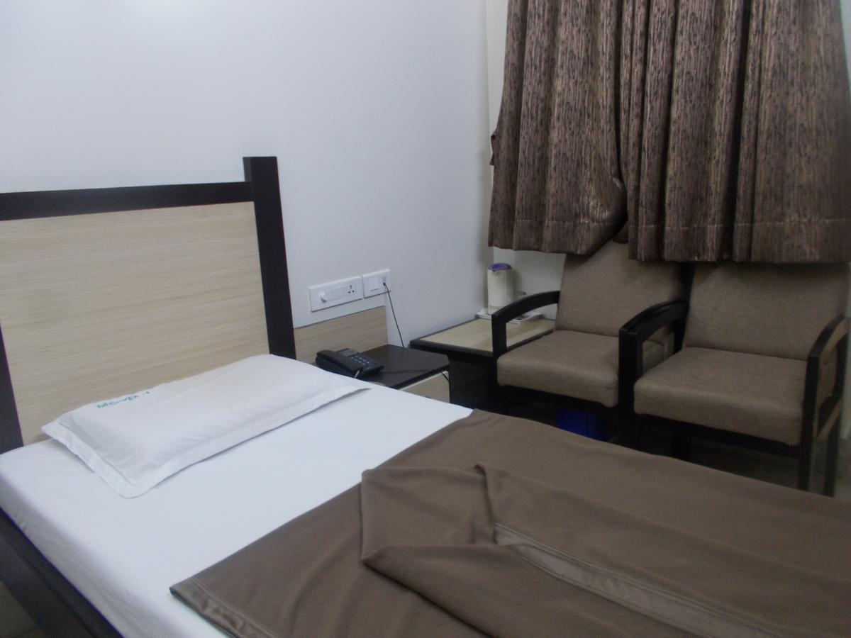 Modern Hotel Bangalore Eksteriør billede