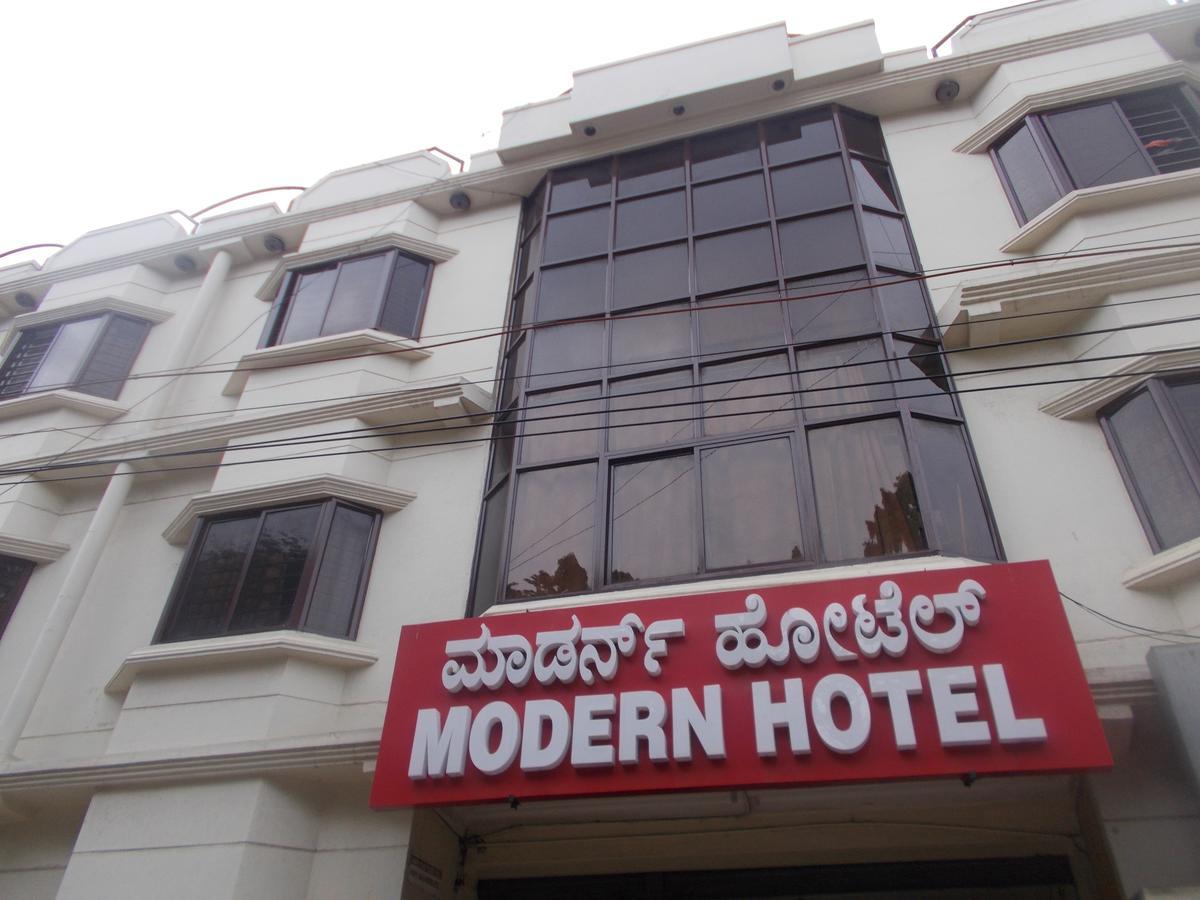 Modern Hotel Bangalore Eksteriør billede