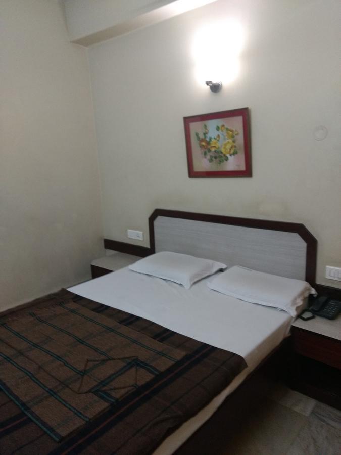 Modern Hotel Bangalore Eksteriør billede
